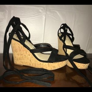 Size 7 black tie up velvet pumps